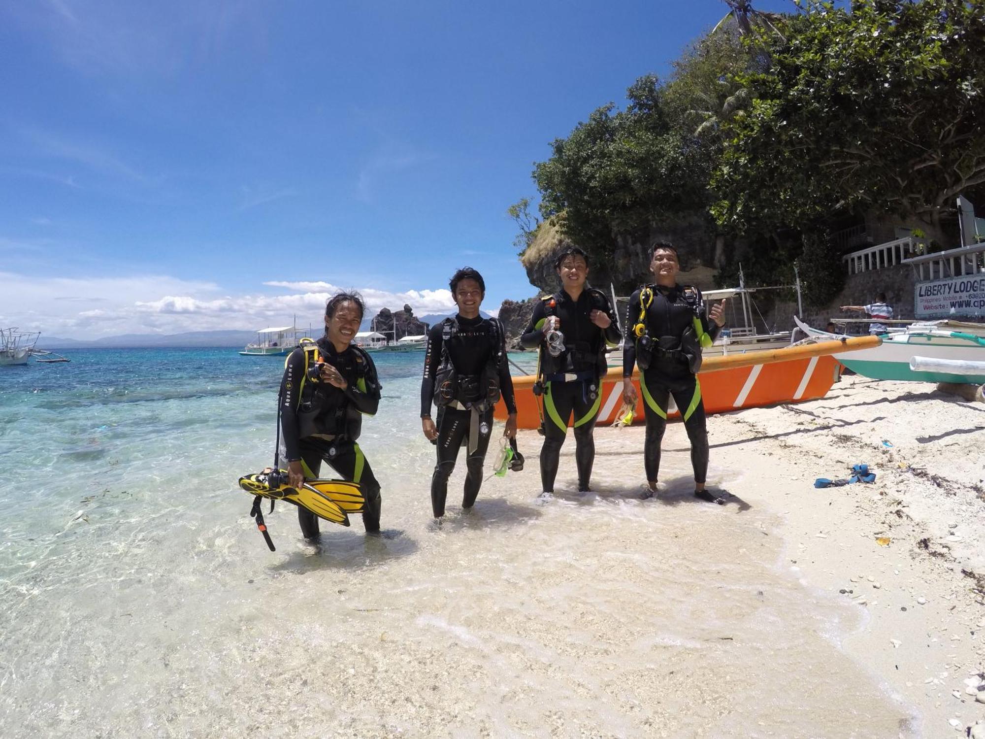 Liberty'S Lodge And Diving - Apo Island Dumaguete City Zewnętrze zdjęcie